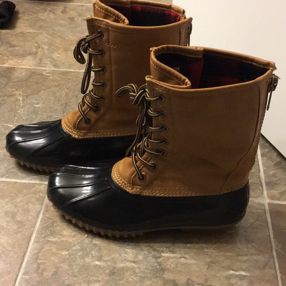 Boots - Picture 2 of 4